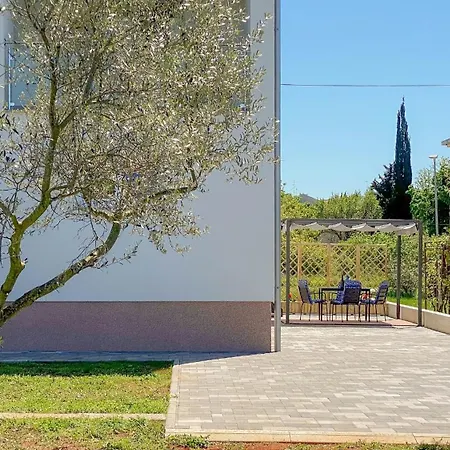 Sofia D Novigrad Istria